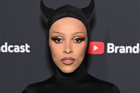  Doja Cat'ın Scarlet Albümünün Yayınlanma Öncesinde Yaşanan Dram:  Bir Sanatçının Yaratıcı Çıkışı mı, Yoksa Pazarlama Stratejisi mi?